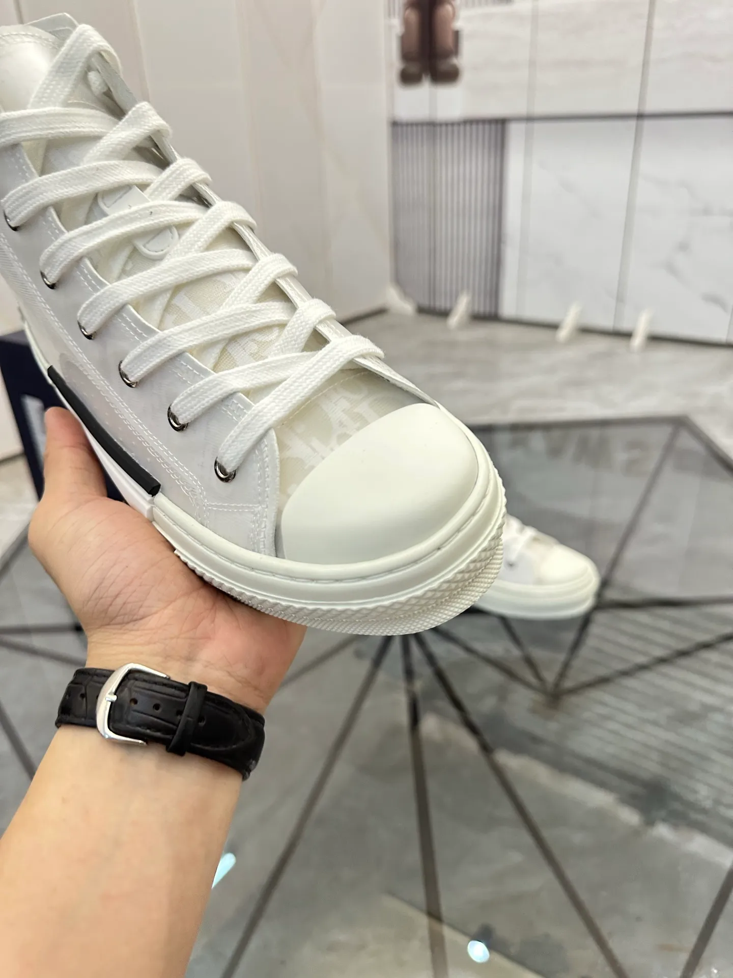Selling men's shoes 💰: 💰P440¥ Product trademark: Dio* "Dior*" high-top casual shoes Regular size: 36-45 (can be customized to 46) Couple style B23 Product materials: Upper imported original fabric, breathable lining, original outsole. No.: 007